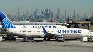 United Airlines: अमेरिका में अचानक यूनाइटेड एयरलाइंस की उड़ानों पर लगा ब्रेक, हजारों यात्री हुए परेशान