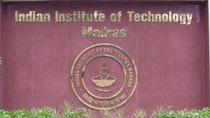 NIRF Rankings 2025: हिंदू कॉलेज नंबर वन, IIT मद्रास लगातार 10वीं बार इंजीनियरिंग कॉलेज में टॉप पर