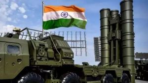 तेल में डिस्काउंट के बाद भारत को और S-400 मिसाइल सिस्टम देगा रूस, PAK की नींदें उड़ा देगी ये रिपोर्ट