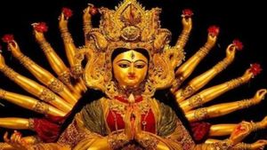 Shardiya Navratri 2025 : कितने दिनों की है शारदीय नवरात्रि? किस दिन होगी कलश यात्रा? 