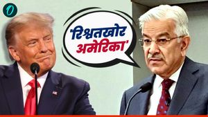 'Israel से दिनदहाड़े रिश्वत लेता है America', Pakistan के रक्षा मंत्री Khawaja Asif का दावा, क्या है मामला?
