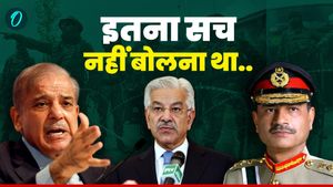 Pakistan: पाक के रक्षा मंत्री Khawaja Asif ने फिर उड़वाई खिल्ली, सेना और सरकार को सबके सामने किया बेआबरू