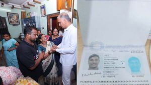 अमेरिकी गैस स्टेशन पर काम करने वाले हैदराबाद के छात्र की गोली मारकर हत्या, परिवार ने सरकार से लगाई गुहार 
