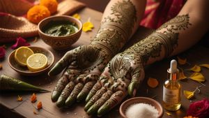 Karwa Chauth 2025 Mehndi Tips: बिना केमिकल एकदम गाढ़ा चढ़ेगा मेहंदी का रंग, बस कर लें ये आसान उपाय