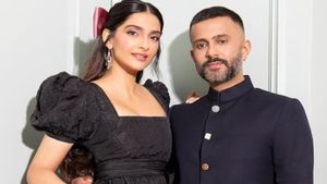 Sonam Kapoor Second Pregnancy: 40 की उम्र में दूसरी बार प्रेग्नेंट हुईं सोनम कपूर? क्या फिर से बन रहीं मां? 
