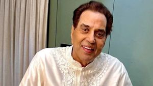 Dharmendra Post: अस्पताल में भर्ती होने से पहले धर्मेंद्र ने किया था ऐसा पोस्ट, ये क्या लिखा एक्टर ने?