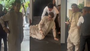 Jeetendra Video: क्या हुआ 83 साल के एक्टर जितेंद्र को? बेटे तुषार कपूर ने दिया हेल्थ अपडेट