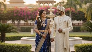 Long Distance Love: दूर रहकर भी कैसे जिंदा रखें अपना प्यार, लॉन्ग डिस्टेंस रिलेशनशिप को ऐसे बनाएं स्ट्रॉन्ग