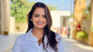 Bigg Boss 19: शो से बाहर आते ही नीलम गिरी ने दिखाया अपनी असली चेहरा, बोलीं- 'तान्या मित्तल एक'