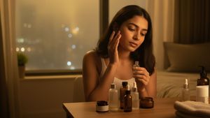 Skincare Tips: जहरीली हवा से स्किन हो रही खराब, स्मॉग और प्रदूषण में स्किन का कैसे रखें ख्याल?