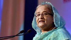 Bangladesh: शेख हसीना को कोर्ट ने घोषित किया भगोड़ा! अब किस केस में फंसी पूर्व PM