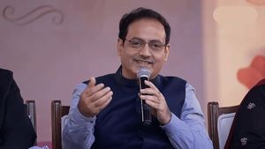 Relationship Tips: गांठ बांध लें Vikas Divyakirti सर की ये बात, किसी रिश्ते के छूट जाने का नहीं होगा गम