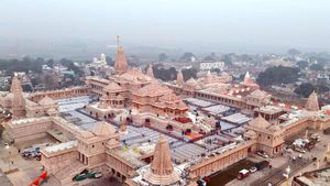 Ayodhya Tour Package: रामलला के दर्शन के साथ करें नए साल की शुरुआत, 10 हजार से कम में मिल रहा है बेहतरीन पैकेज