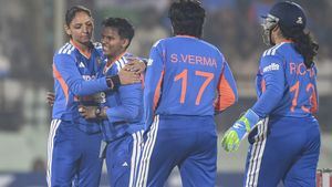 Deepti Sharma ने रचा इतिहास, किया वो कारनामा जो आज तक कोई नहीं कर पाया, बनाया अनोखा रिकॉर्ड! 