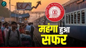 Train Fares Hiked: 'यात्रीगण कृपया ध्यान दें', आज से महंगी हुई रेल यात्रा, जानें कितना बढ़ा किराया? 