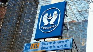 क्या Adani-Reliance में LIC का निवेश गलत है? सच में खतरा,या सिर्फ़ सेलेक्टिव नैरेटिव, जानिए वास्तविक तस्वीर 