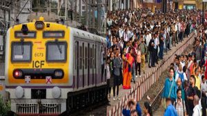 Mumbai local train: खुशखबरी, लोकल ट्रेनों में भीड़भाड़ होगी कम, वेस्टर्न और सेंट्रल रेलवे की जानें योजना 