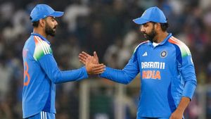 BCCI Central Contract: रोहित शर्मा और विराट कोहली की सैलरी हो सकती है कम? ग्रेड घटने से होंगे बड़े नुकसान! 
