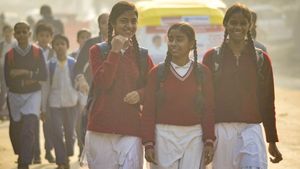 UP School Closed: यूपी के इस जिले में 30 दिसंबर तक बंद रहेंगे स्कूल, DM ने जारी किया आदेश