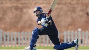 Virat Kohli का Vijay Hazare Trophy में धूम-धड़ाका जारी, महज 29 गेंदों में जड़ा अर्धशतक, लगाई चौकों की झड़ी! 