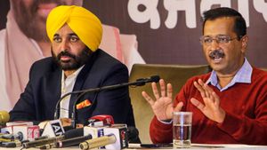 AAP Suspends Leaders: पंजाब आप में बड़ी सर्जिकल स्ट्राइक, इन दिग्गज नेताओं को पार्टी से निकाला, मचा हड़कंप
