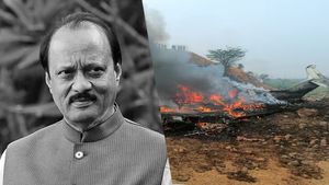 Ajit Pawar Plane Crash Reason: अजित पवार का प्लेन कैसे हुआ क्रैश? लैंडिंग के वक्त क्या चूक हुई? सभी 5 की मौत