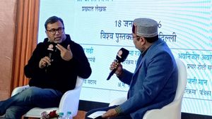 ओटीटी प्लेटफॉर्म को लेकर नियमन होना चाहिए : लेखक अनंत विजय