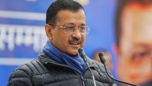 अरविंद केजरीवाल बोले- अपने ही सहयोगी शिंदे सेना को हराने के लिए बीजेपी ने कांग्रेस से गठबंधन कर लिया