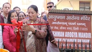 हर गली में अस्पताल जैसी सुविधा,जेब पर नहीं पड़ता बोझ: दिल्ली के ‘आयुष्मान आरोग्य मंदिर’ बदल रहे इलाज की तस्वीर