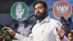 Maharashtra Civic Poll: BJP-कांग्रेस गठबंधन? BMC चुनाव में इस सीट पर हुआ 'खेला', एकनाथ शिंदे का क्या होगा?