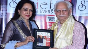 सोसाइटी अचीवर्स के कवर पर छाए रमेश सिप्पी, शोले की 'बसंती' ने किया अनावरण,खोले खूबसूरत राज 