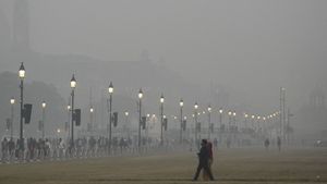 Delhi AQI Today: गणतंत्र दिवस से पहले लगातार बिगड़ रही दिल्ली की हवा, कब होगा राजधानी की AQI में सुधार?