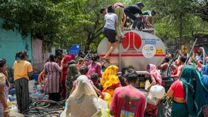 Delhi Water Alert: दिल्ली में पानी के लिए हाहाकार! इन इलाकों में 48 घंटे सूखे रहेंगे नल, जारी किया अलर्ट