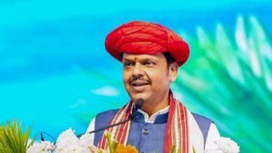 महाराष्‍ट्र में सत्‍ता के लिए BJP, Congress और AIMIM आए साथ, मचा हड़कंप, भड़के सीएम फडणवीस ने दिया ये आदेश 