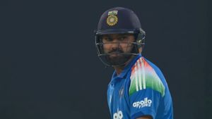 रोहित शर्मा का ऐतिहासिक विस्फोट! वडोदरा में रच दिया 150 साल का सबसे बड़ा कीर्तिमान, इसे कोई नहीं तोड़ पाएगा
