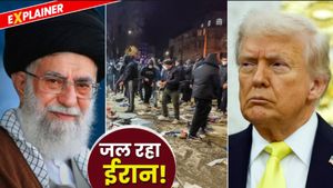 Iran Protests Timeline: 13वीं रात भी तांडव! 42 मौतें-12 दिनों में कैसे फैली आग? खामेनेई की ट्रंप को चेतावनी 