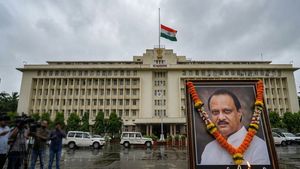 Maharashtra Holiday: महाराष्‍ट्र में क्‍या तीन दिन बंद रहेंगे स्‍कूल और बैंक? सीएम फडणवीस ने दिया अपडेट 