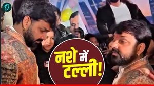 Pawan Singh: 'थोड़ी सी जो पी ली है', नशे में झूमते हुए  पवन सिंह ने काटा केक, बीवी ज्योति पर क्यों बरसे फैन? 