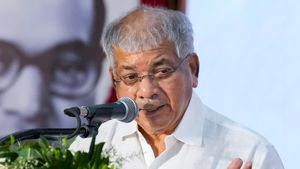 Akola Mayor: महापौर पद को लेकर हाई वोल्टेज पॉलिटिक्स, भाजपा को रोकने के लिए प्रकाश अंबेडकर चल रहे चाल 