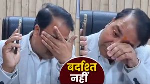 'Yogi जी...मुझे बर्दाश्त नहीं', इस्तीफा देकर फूट-फूटकर रोए अयोध्या GST डिप्टी कमिश्नर प्रशांत कुमार-VIDEO