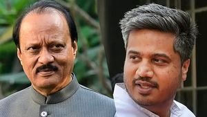 Who is Rohit Pawar: कौन हैं रोहित पवार? जो बारामती अस्पताल में हुए भावुक, क्या है अजित पवार के साथ रिश्ता? 