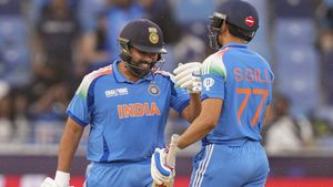 'गिल को हटाओ, हिटमैन को वापस लाओ!', World Cup 2027 में फिर रोहित शर्मा होंगे भारत के कप्तान? 