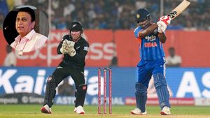 लगातार 4 फ्लॉप गेम के बाद संजू सैमसन पर भड़के सुनील गावस्कर, बताया क्यों हो रहे बार-बार फेल