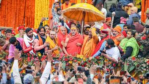 Shankaracharya Avimukteshwaranand: अनशन पर बैठे शंकराचार्य अविमुक्तेश्वरानंद की तबीयत बिगड़ी, अब कैसी है हालत?