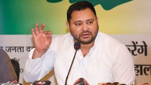 Tejashwi on Bihar Election: 'लोक नहीं तंत्र जीता', विदेश से लौटते ही तेजस्वी यादव ने चुनाव आयोग पर लगाए आरोप 