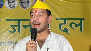 Bihar Politics: 'तो इसमें...', तेजस्वी यादव की सुरक्षा घटाने पर तेजप्रताप ने दी प्रतिक्रिया, क्या कहा?