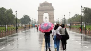 Weather Delhi NCR: दिल्ली-एनसीआर में बारिश के साथ आ रहा है बड़ा खतरा! 26 जनवरी से पहले IMD ने जारी किया अलर्ट