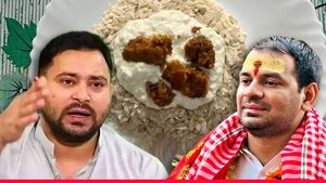Tej Pratap Yadav के दही चूड़ा भोज में तेजस्वी और नीतीश कुमार को न्योता, फिर साथ आएंगे लालू के दोनों बेटे?