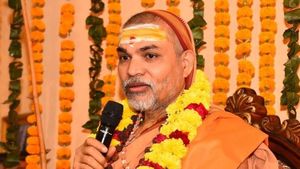 Avimukteshwaranand Case: POCSO मामले में बुरे फंसे स्वामी, गिरफ्तारी टालने पहुंचे हाईकोर्ट, शिष्य भी नपा!