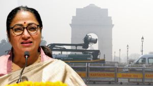 Delhi-NCR Air Pollution: AQI सुधरकर 214 पर, GRAP Stage-II के कड़े प्रतिबंध हटे, अब Stage-I के नियम लागू 